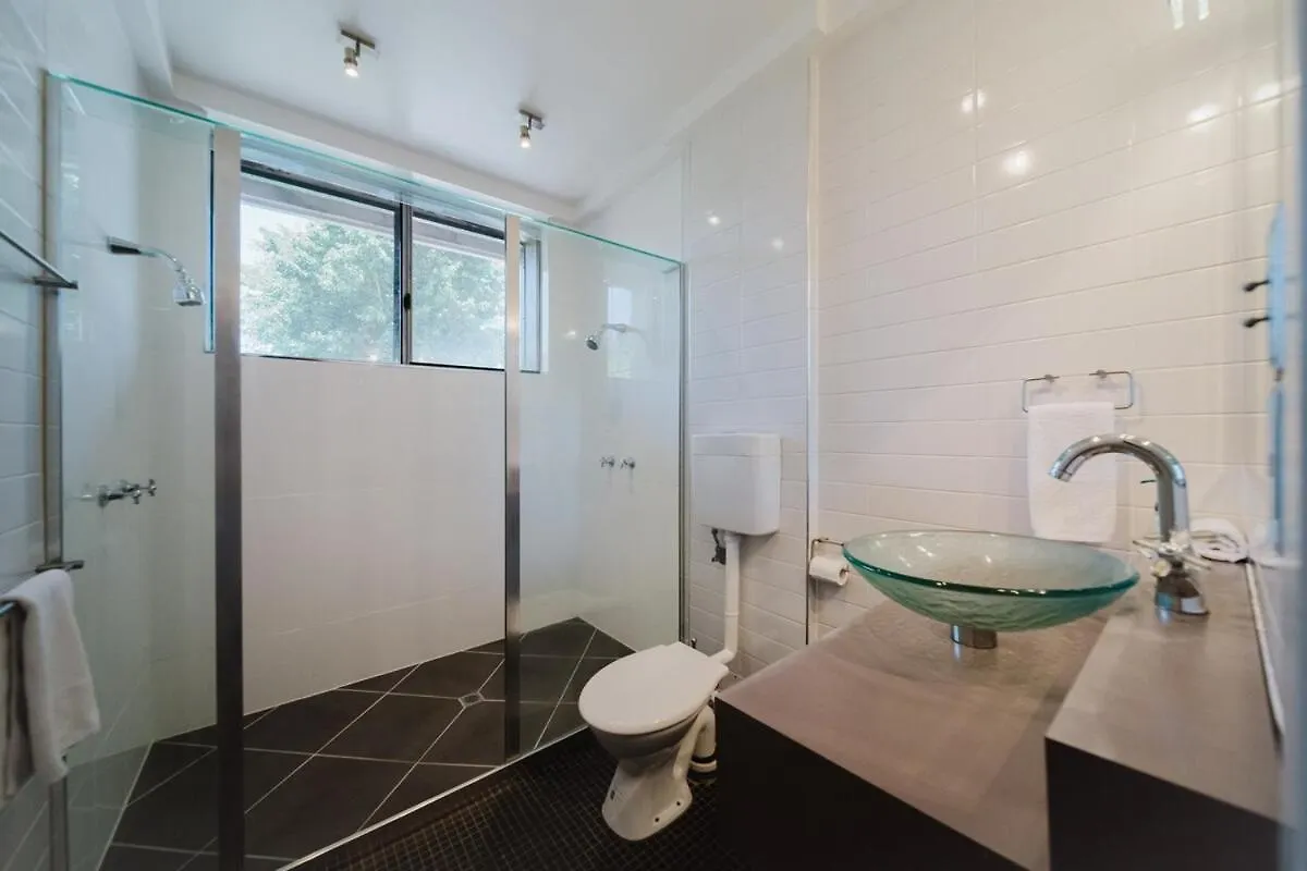 Flinders 2 Bed Unit Apartment Strand! Townsville Australia