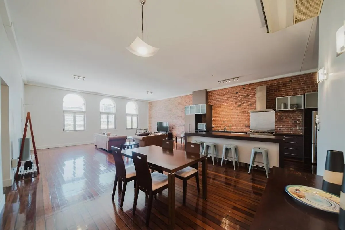 Flinders 2 Bed Unit Apartment Strand! Townsville 0*,