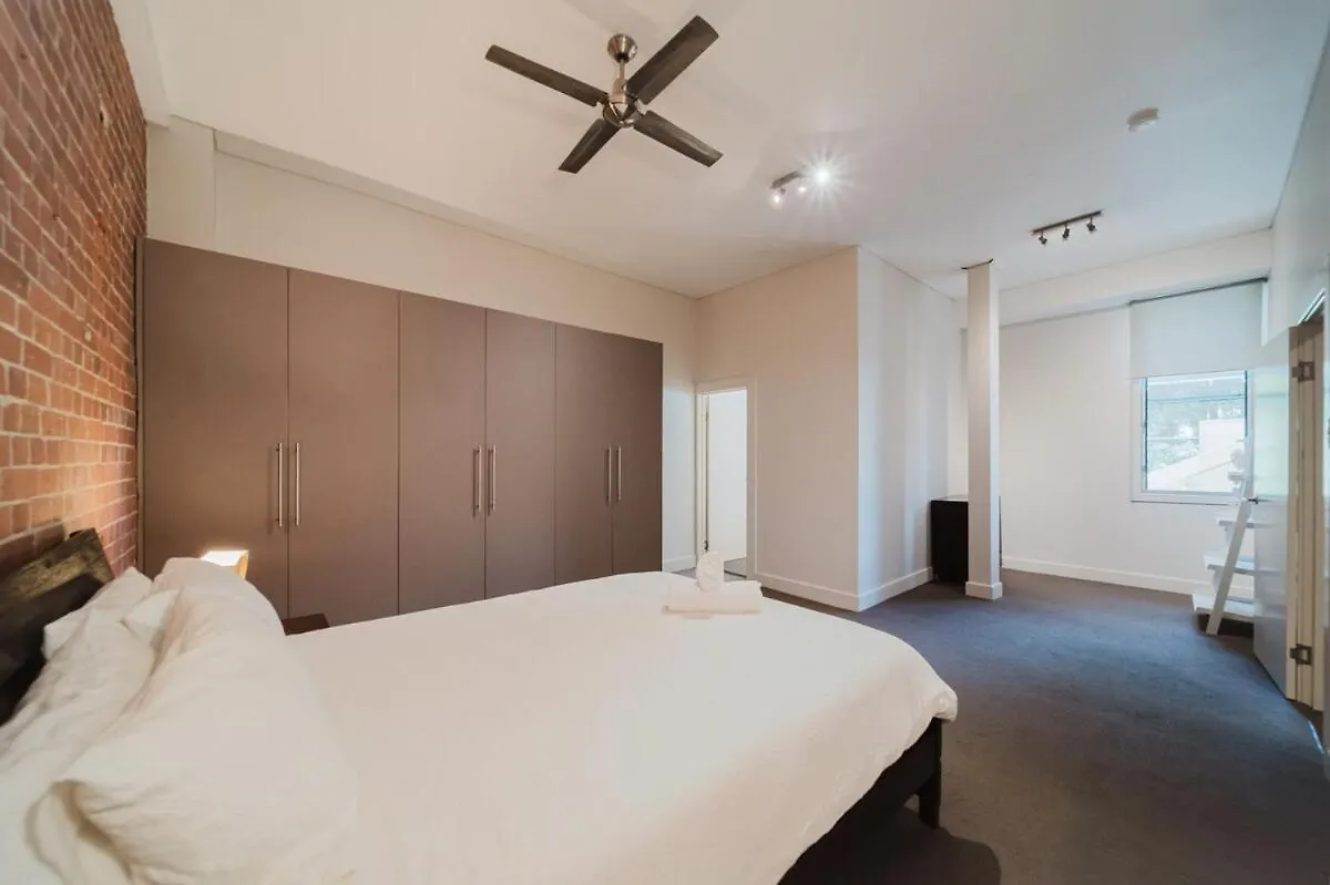 Flinders 2 Bed Unit Apartment Strand! Townsville